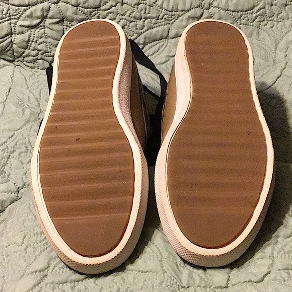 COACH Suede High Top Sneakers size 8-D only worn twice. In 9.9 condition. - Picture 8 of 12